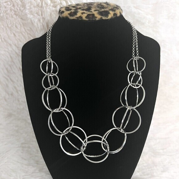 Paparazzi. Double Chain Silver Tone Circle Link Pendant Necklace Earrings‎ Set - Picture 10 of 13